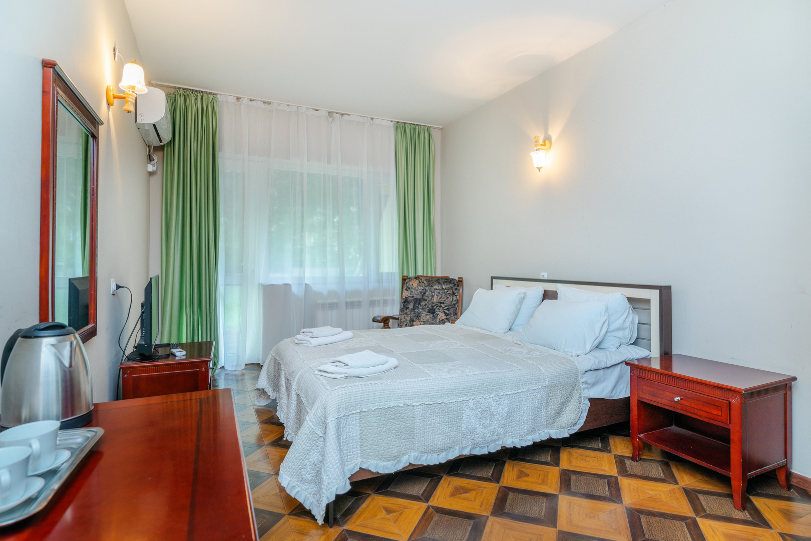 ორადგილიანი ნომერი ლუქსი